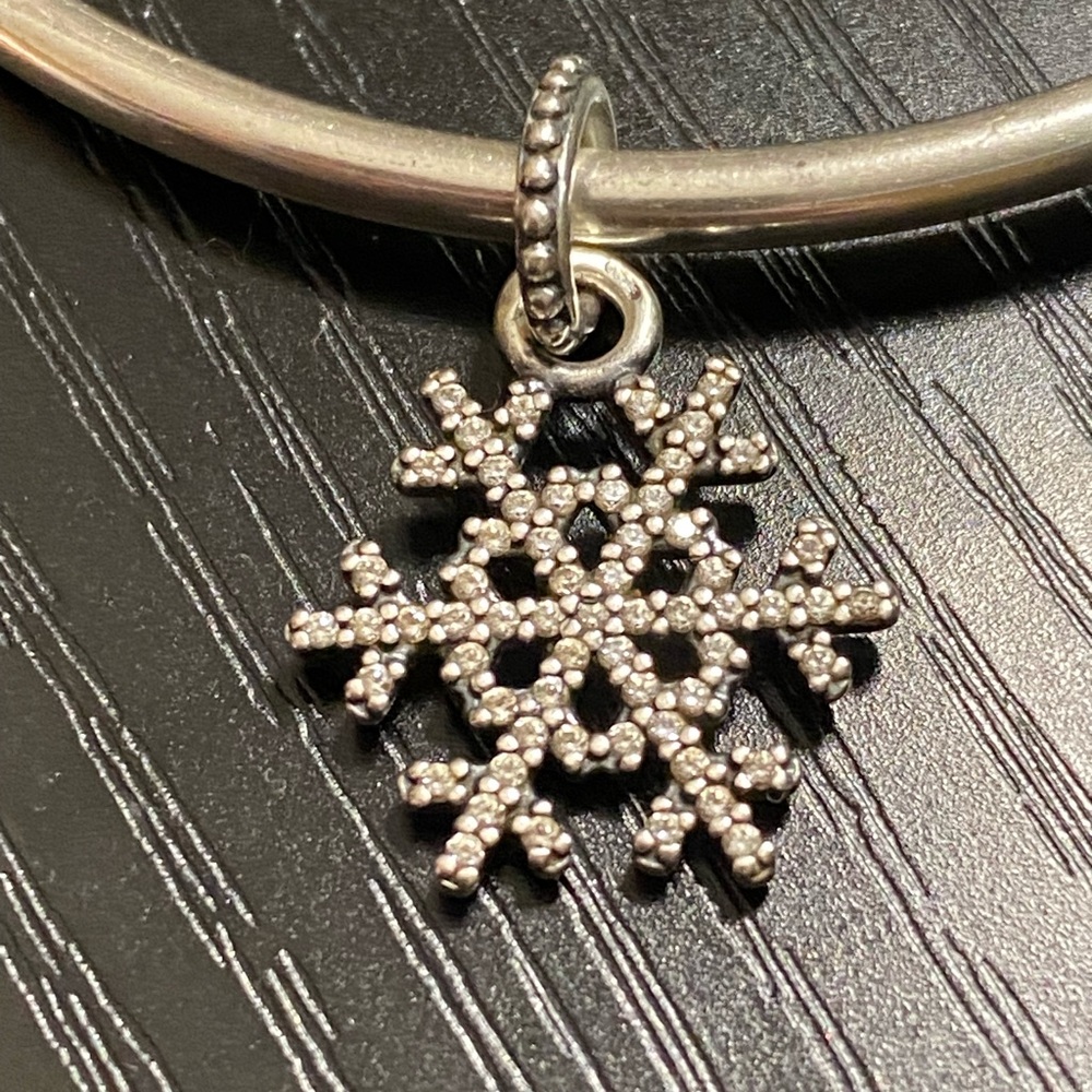 Elegant Silver Snowflake Charm for Bracelet